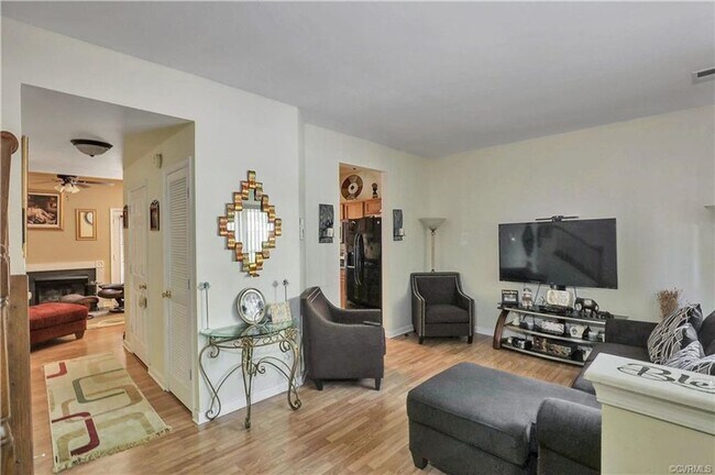 Building Photo - Perfect townhome for rent!