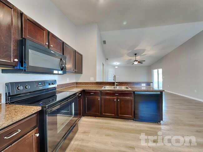 Foto del edificio - 3311 Mahogany Pointe Loop