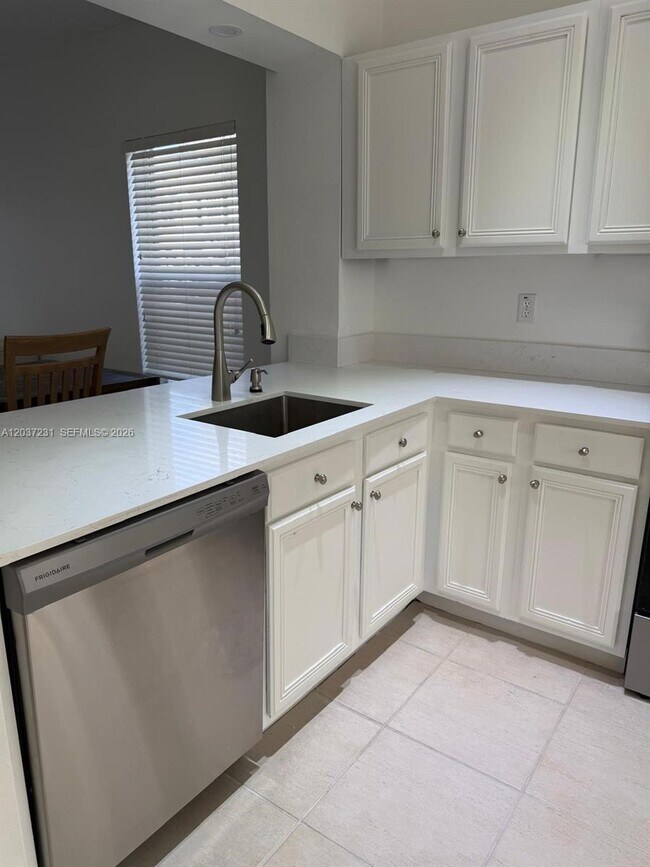 Foto del edificio - 5142 Palmbrooke Cir
