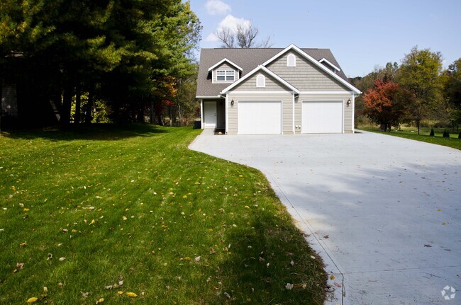 Building Photo - 1517 Meadowbrook Blvd