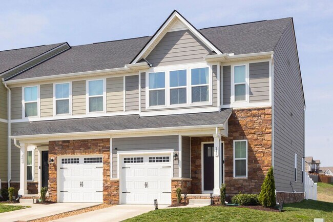 Foto del edificio - 247 Pryor Dr