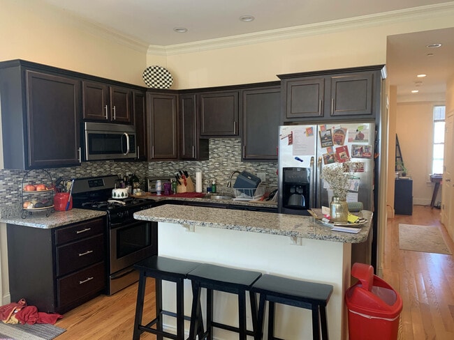 Building Photo - 15 Sparhawk St