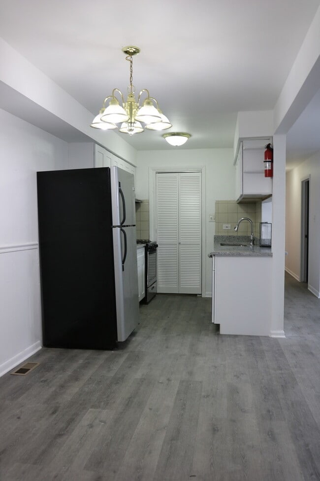 Building Photo - 20167 Ash Ln