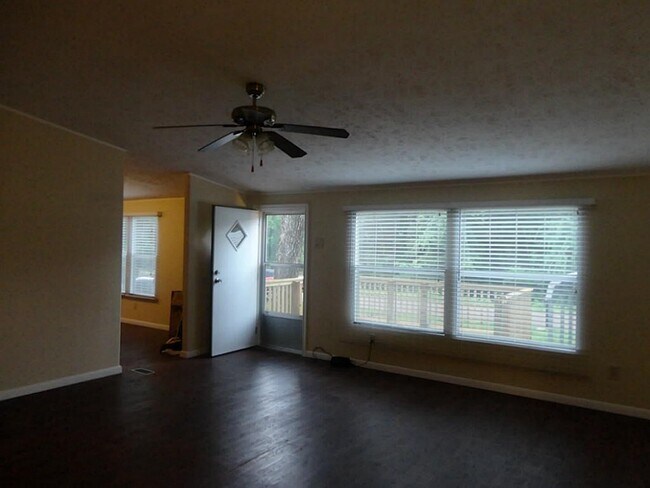 Foto del edificio - 16658 Meadowcroft St