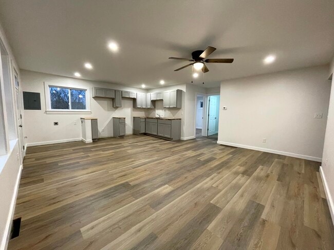 Foto del edificio - 7350 Beech Ave