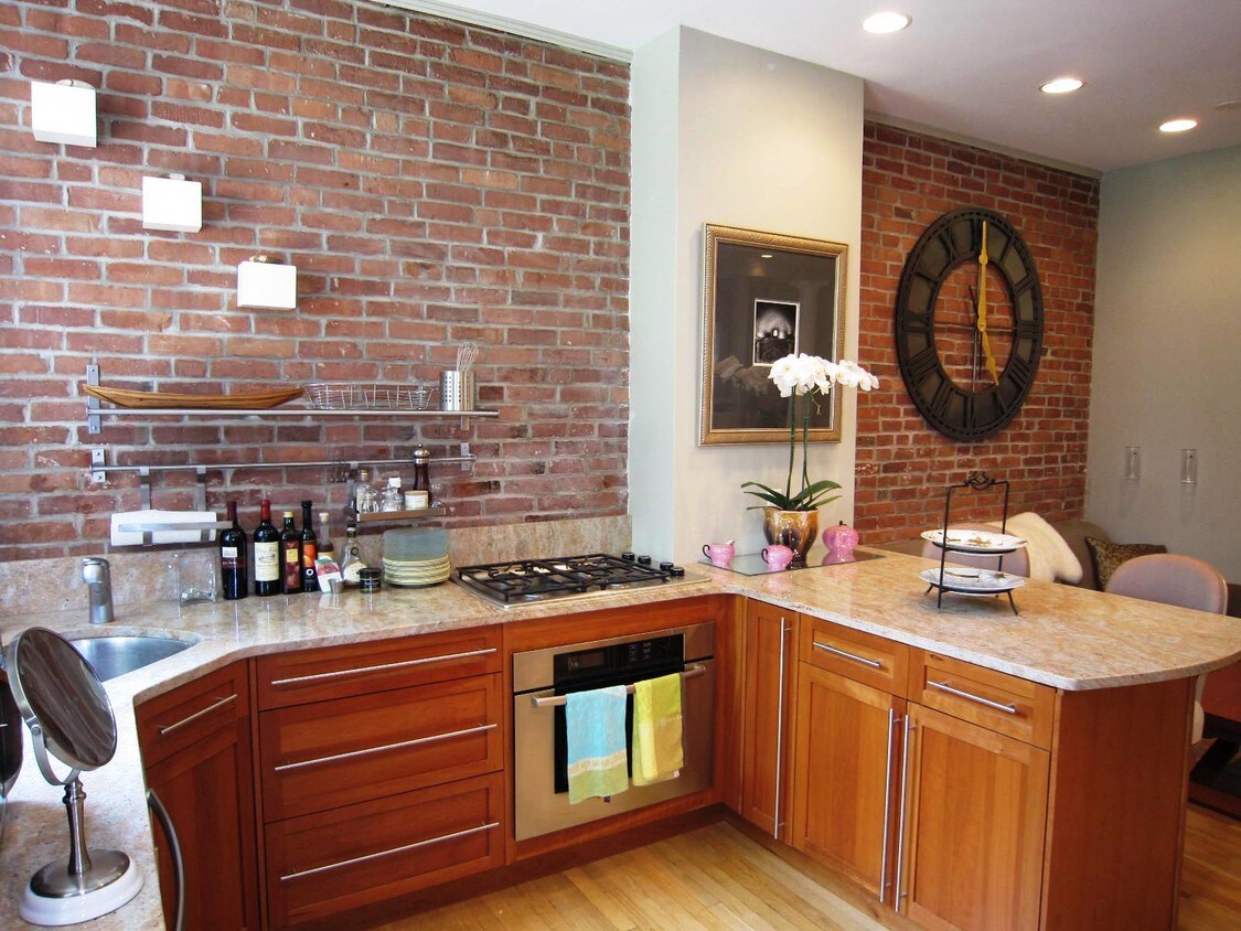 Foto principal - 64 Highland Ave