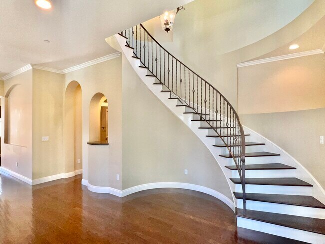 Building Photo - 3844 Tilden Ave