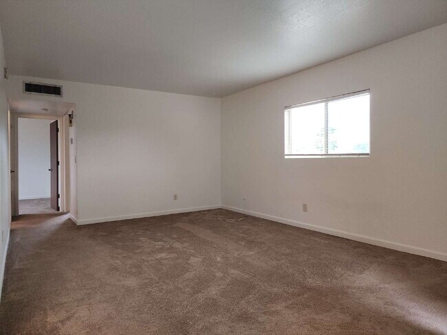 Foto del edificio - 2BR 1 Ba Upstairs Apartment in Midtown Tucson