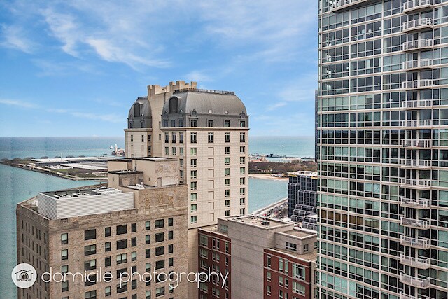 Building Photo - 260 E Chestnut St
