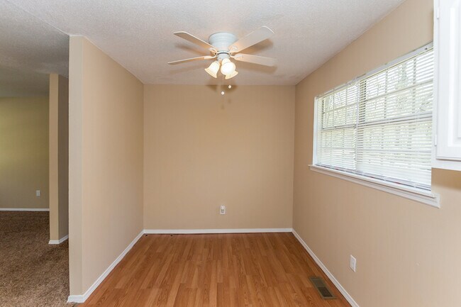 Foto del edificio - 4015 Goodwin Rd