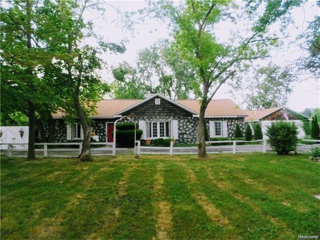 Building Photo - 1936 Butterfield Dr