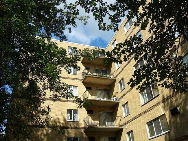 Building Photo - 1111 Independence Ave