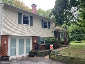 Building Photo - 575 Avon Rd