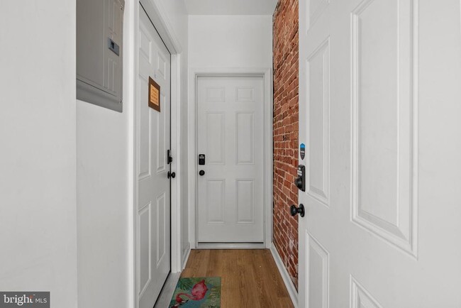 Building Photo - 5222 Kershaw St