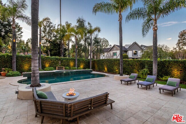 Foto del edificio - 17230 Silver Ln