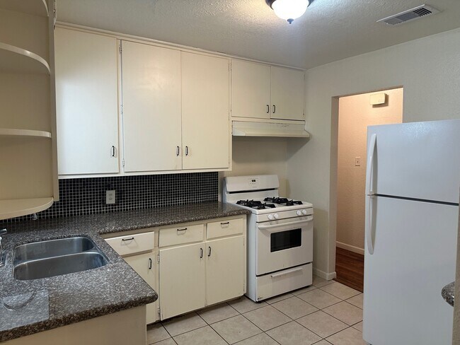 Foto del edificio - 116 Forest Oaks Ln