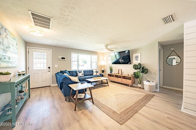 Foto del edificio - 2604 Liberty Ln