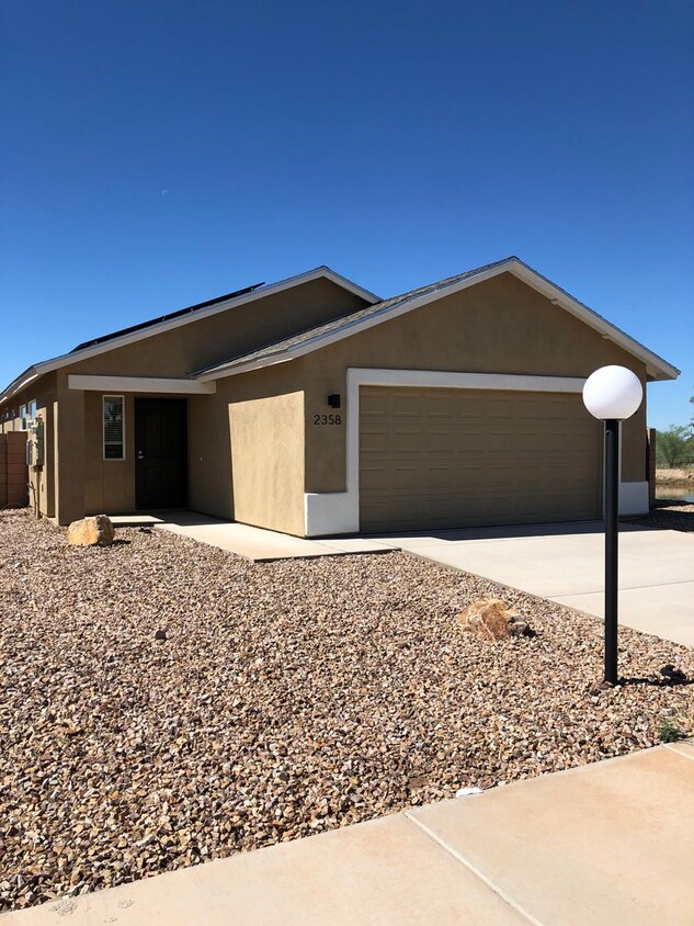 Primary Photo - 2358 South Dr