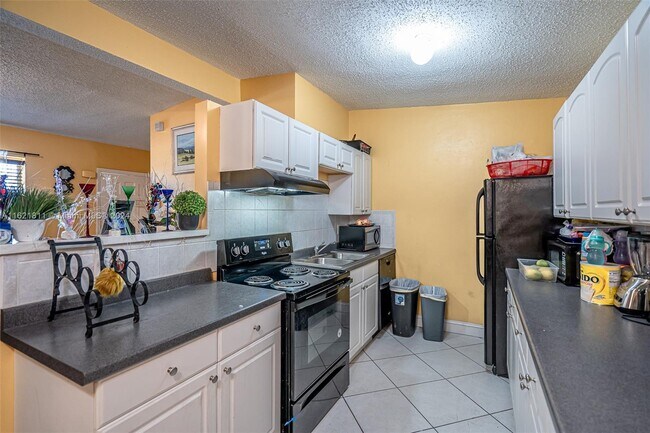 Building Photo - 1401 NE 41st Dr