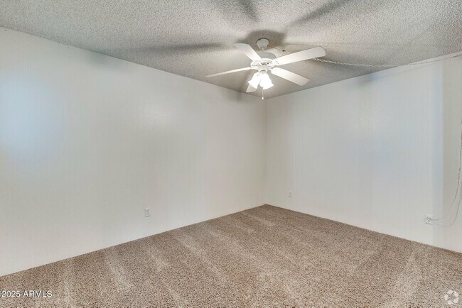 Foto del edificio - 6505 E Osborn Rd