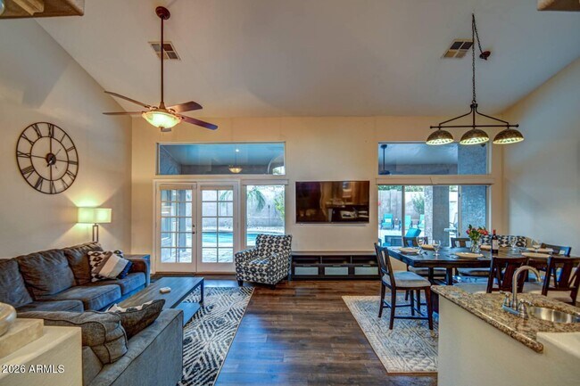 Foto del edificio - 1676 E Glenhaven Dr