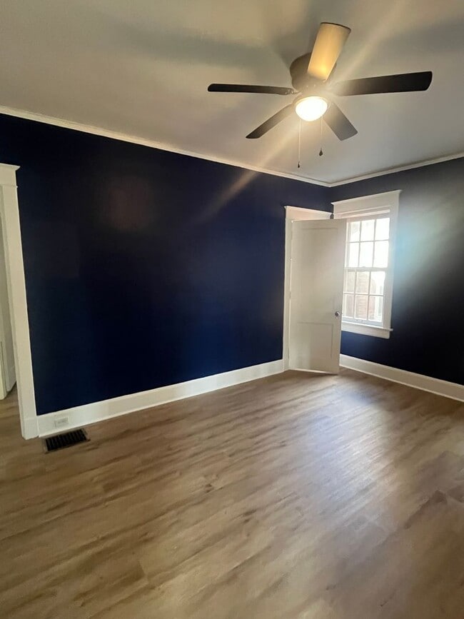 Photo - 1009 Everett Ave Apartment