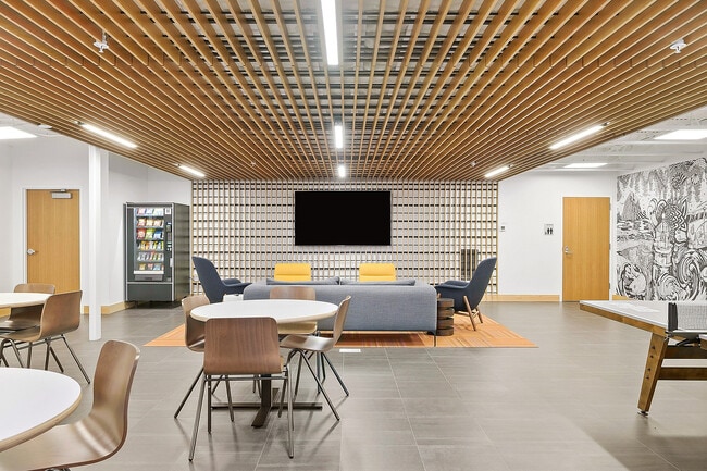 Building Photo - Cedar Hills