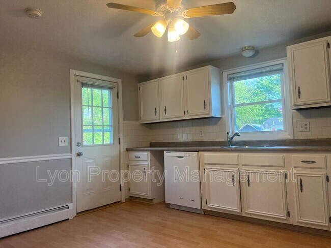 Building Photo - 101 Enfield St