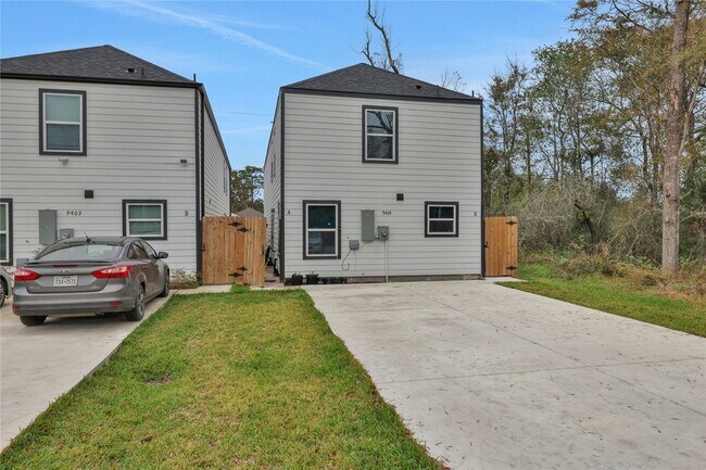 Building Photo - 9405 Madera Rd