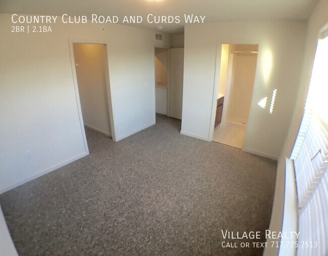Building Photo - Spacious 2 bed, 2.5 bath Townhome with Gar...