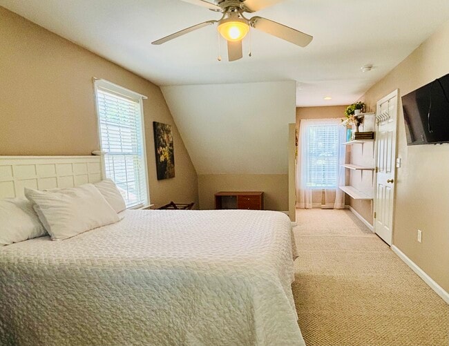 Building Photo - 103 Greenbriar Ct
