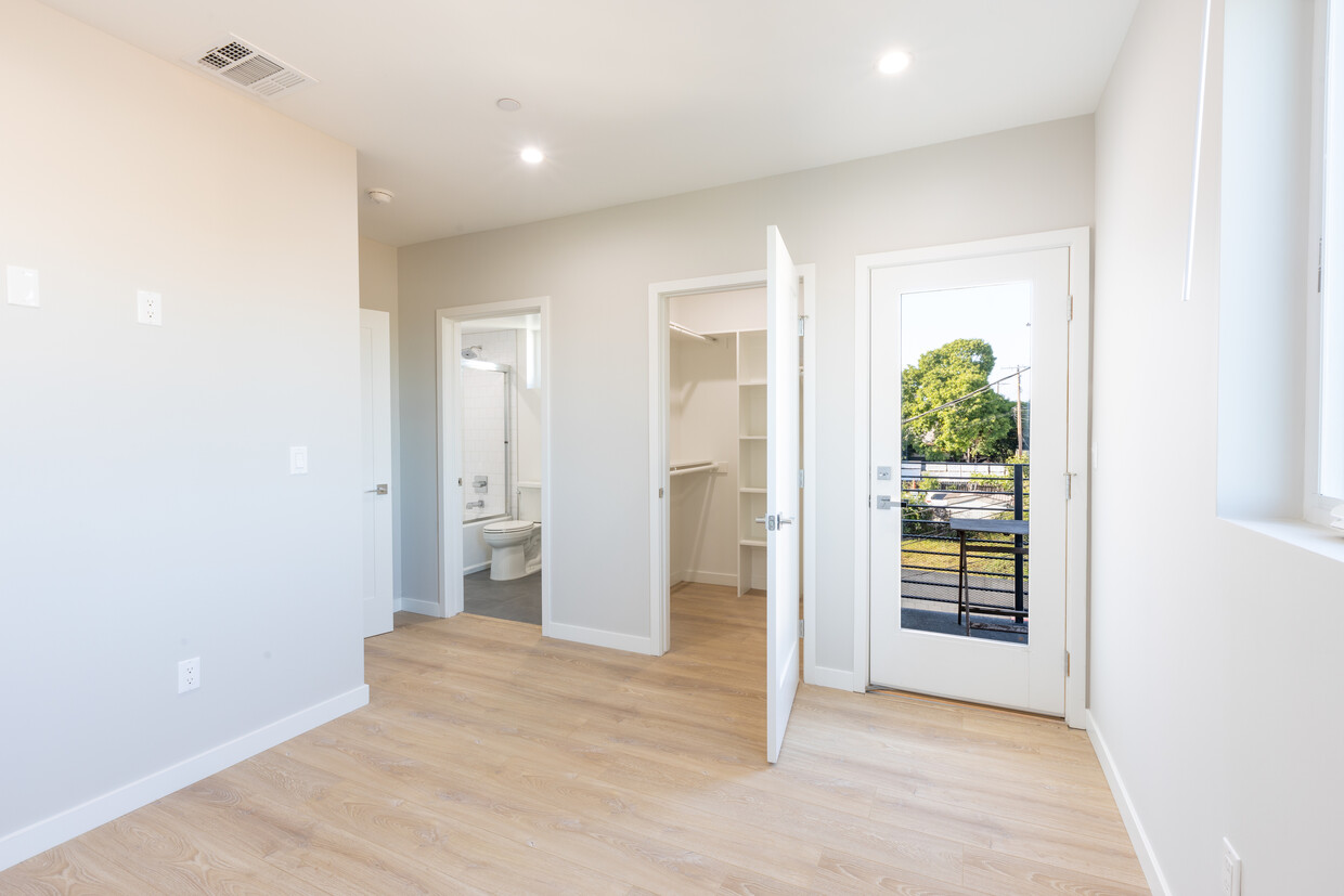 Foto principal - 6303 Cherry Ave # 14