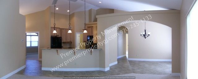 Building Photo - Newer 4 Bedroom 2 Bath House