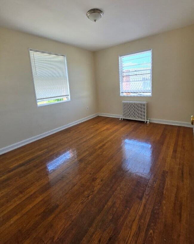 Foto del edificio - 136 Kenilworth Avenue Northeast
