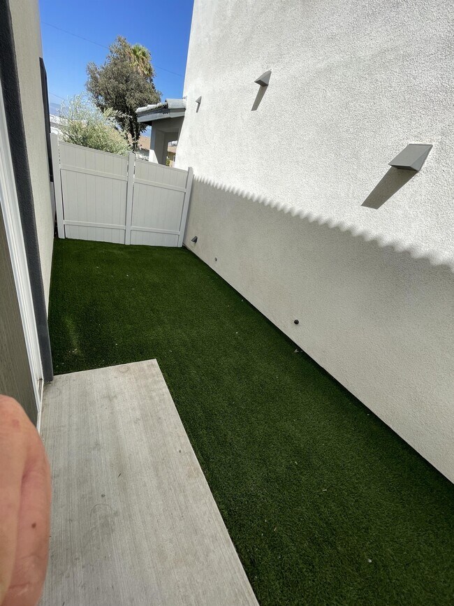Foto del edificio - 407 Garden Way