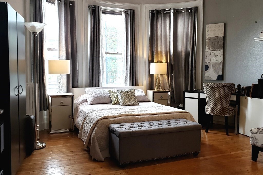 Foto principal - 924 Beacon St