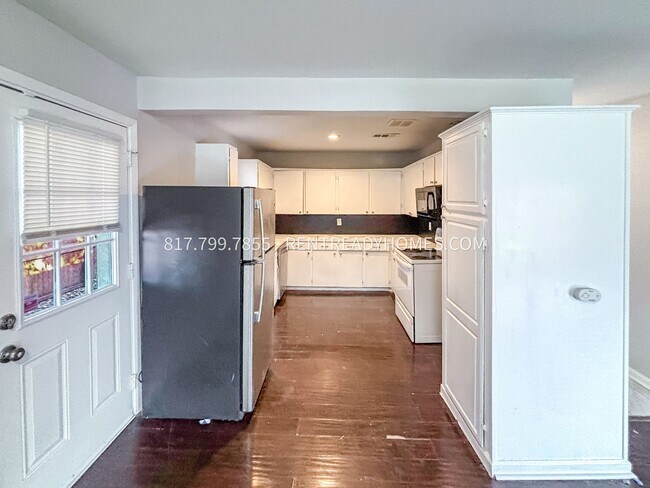 Building Photo - 510 Slaughter Ln