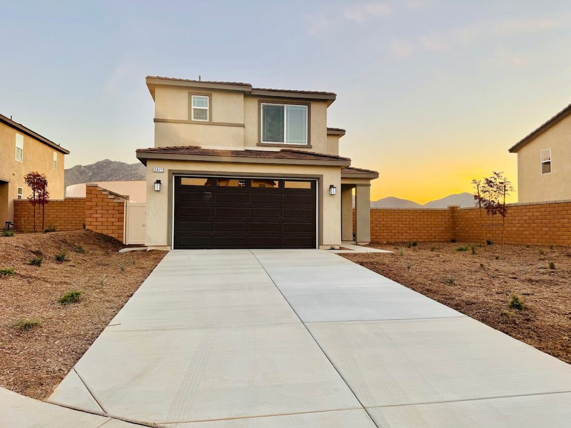 Primary Photo - Brand New Home in Spring Mountain Ranch!