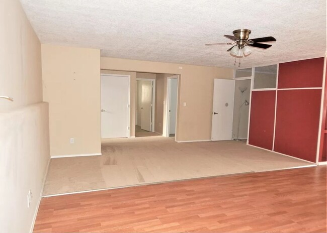 Building Photo - 4 Bedroom 3 Bathroom