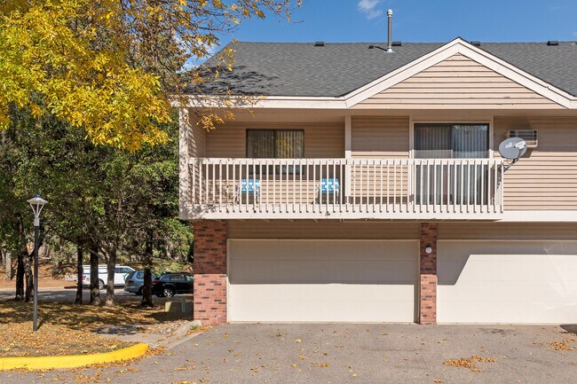 Building Photo - 1811 Trailway Dr