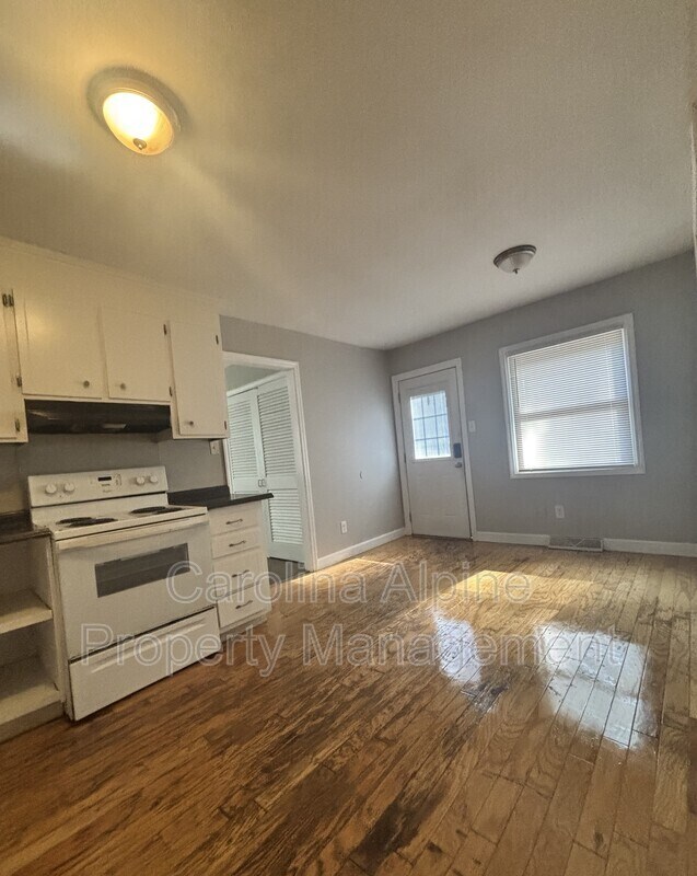 Foto del edificio - 8523 Stonehurst Dr