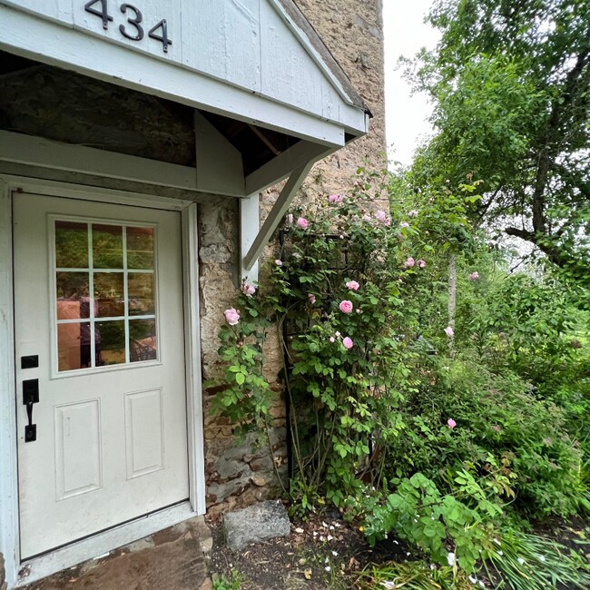 Building Photo - 434 Conestoga Rd