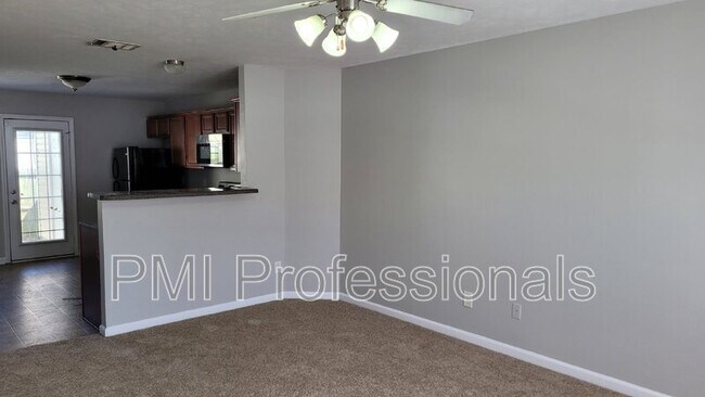 Building Photo - 6026 Cullen Dr