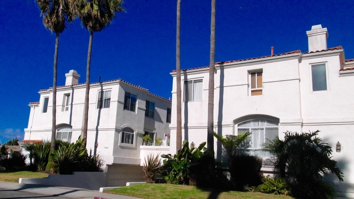 Primary Photo - Stunning Updated & Spacious 3-Level Townho...