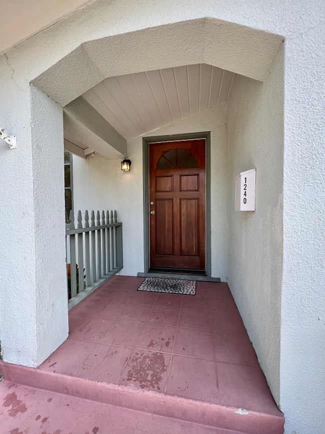 Building Photo - Charming one bedroom house near downtown Napa