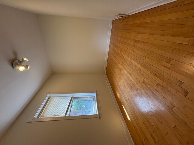 Foto del edificio - 2170 W Windsor Ave