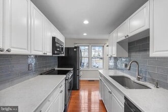 Building Photo - 2921 Lexington Ct