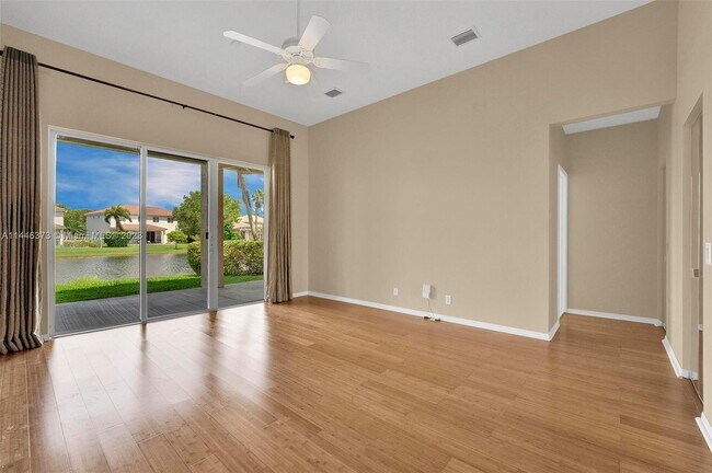 Building Photo - 1636 Blue Jay Cir