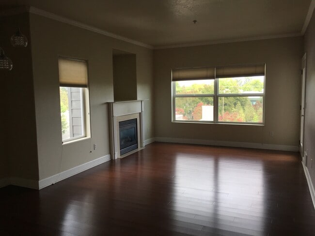 living room with fireplace - 0614 SW Nevada St