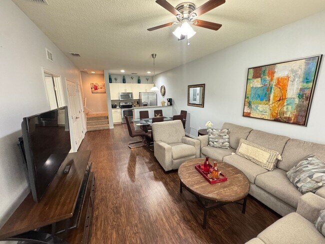 Foto del edificio - Exceptional Townhome in West Lucaya Village — Minutes from Walt Disney World